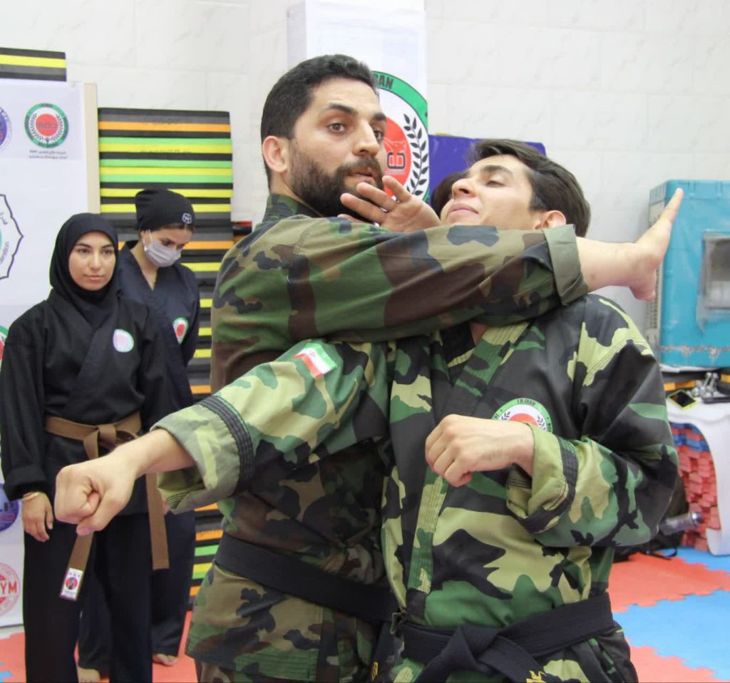 ناصر استاد رحیمی مدرس دفاع شخصی آقایان و بانوان در تهران مهران